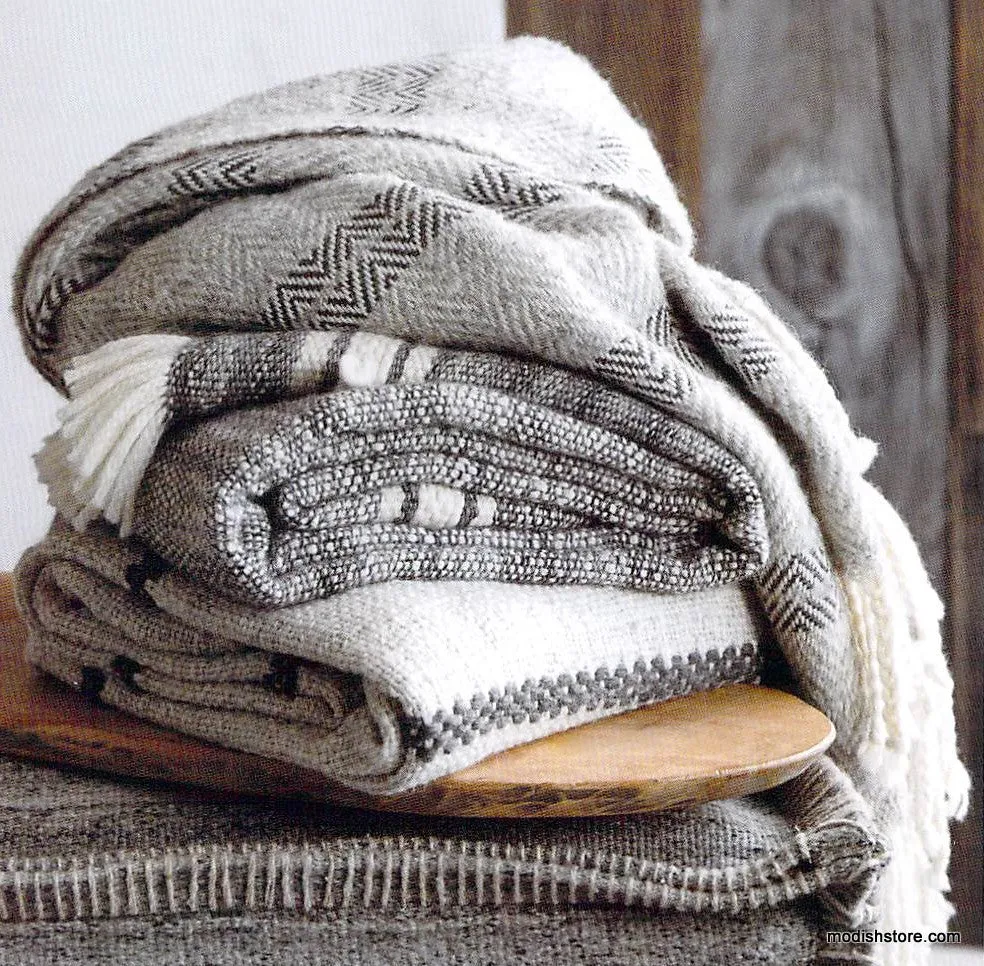 Arequipa Throws