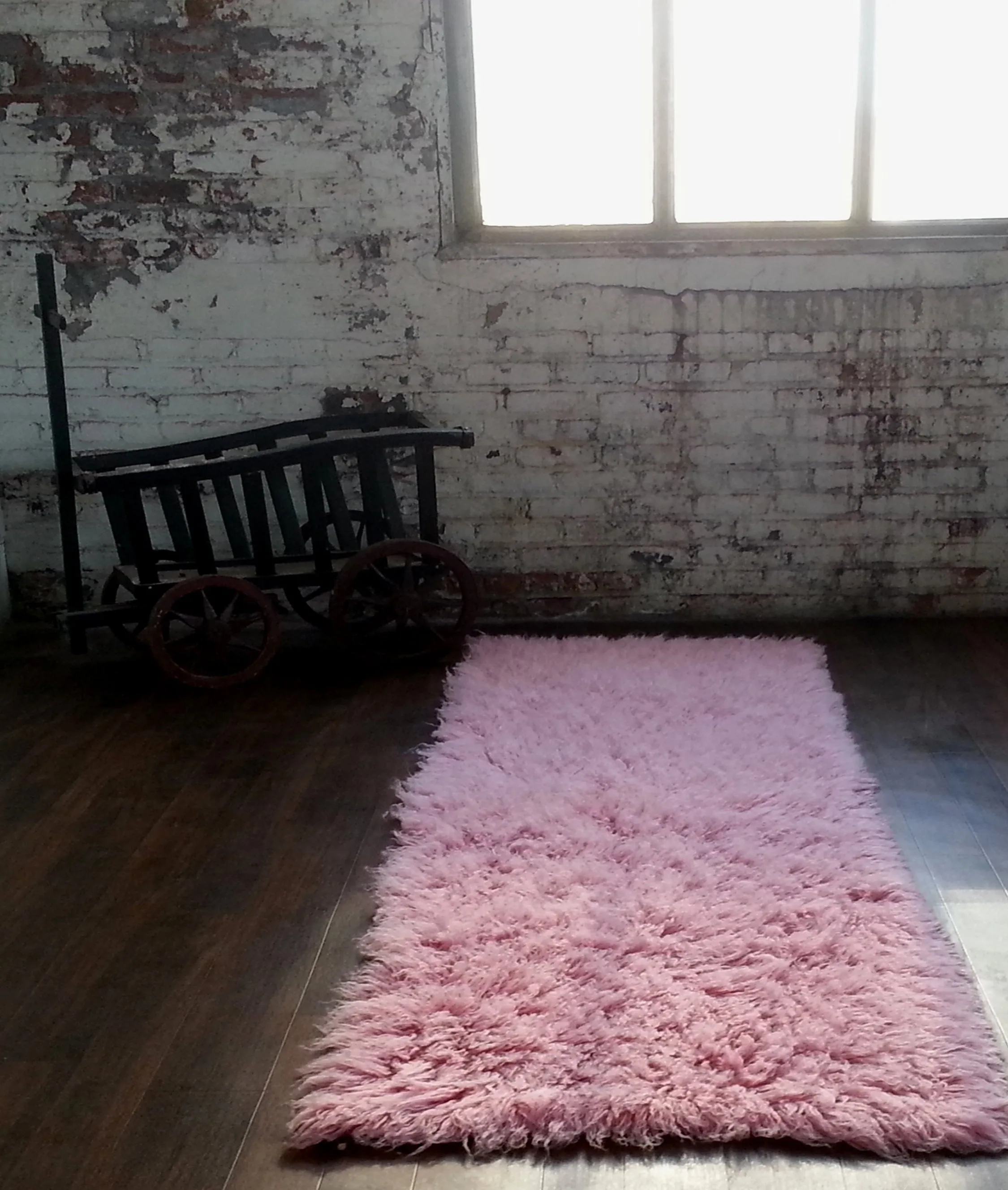 SUPER THICK 4X6 PASTEL PINK FLOKATI RUG | LONG 3.5" PILE | GREAT QUALITY.